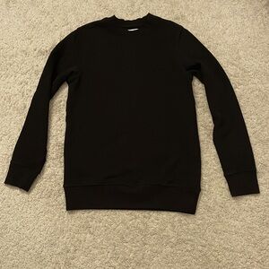 Black sweatshirt